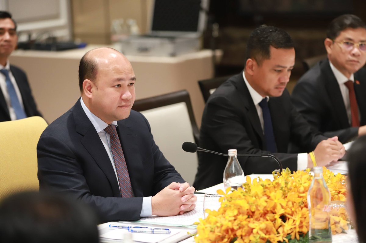 越南总理黎明兴金边会晤洪玛尼 聚焦青年交流合作
