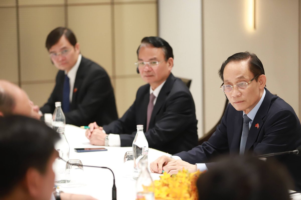 越南总理黎明兴金边会晤洪玛尼 聚焦青年交流合作