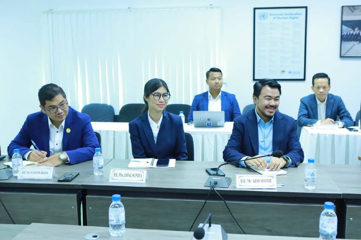 柬埔寨人权委员会主席与亚洲人权与劳工倡导组织代表举行会谈,双