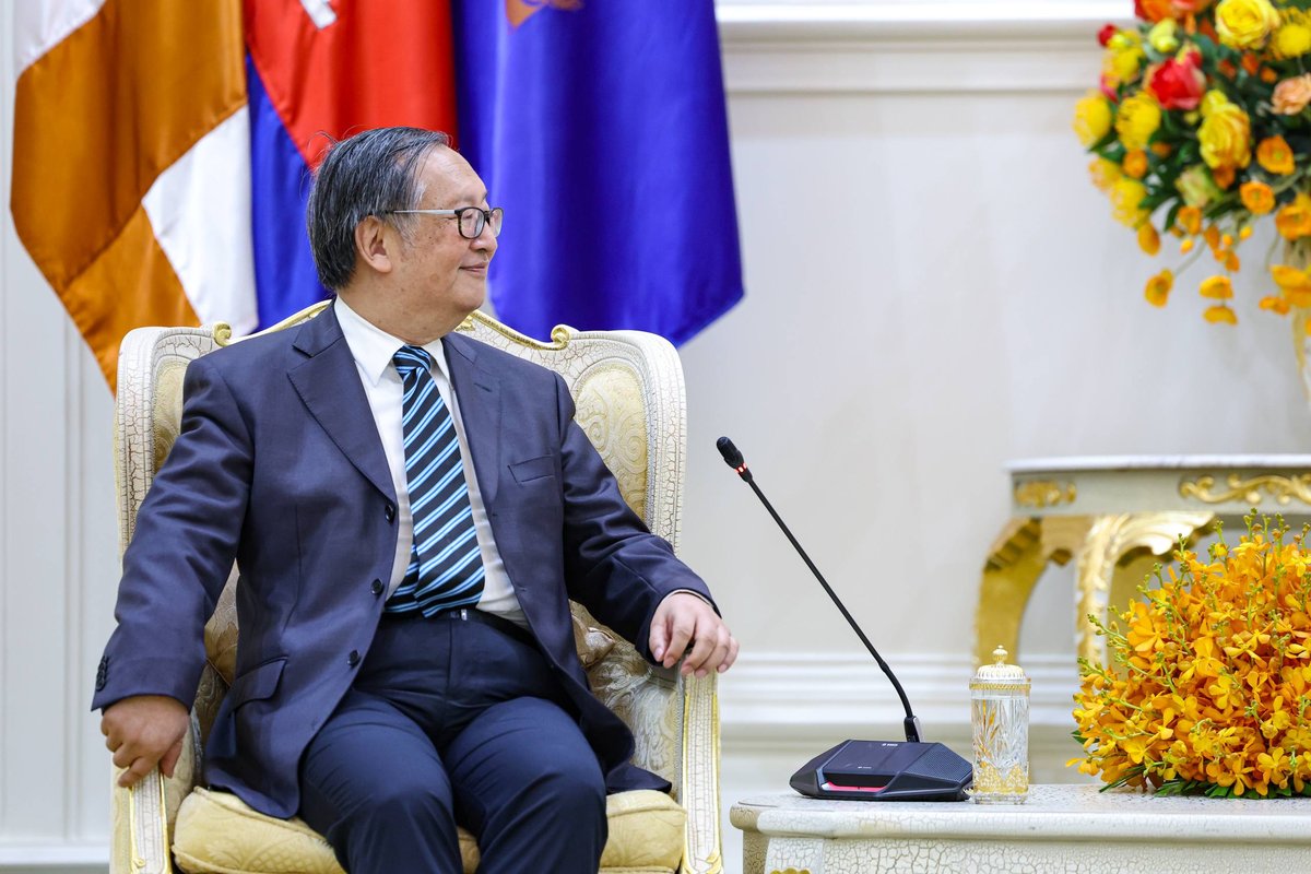 洪玛奈金边会见上海国研院杨洁勉 谈中柬智库合作