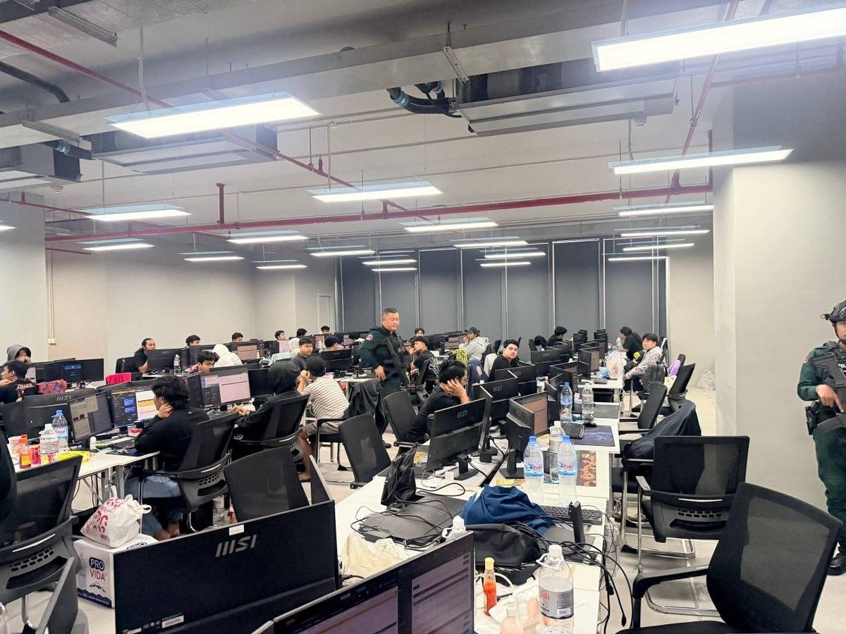 柬埔寨警方在波贝突袭一栋30层大楼,抓获587名电诈嫌疑人,