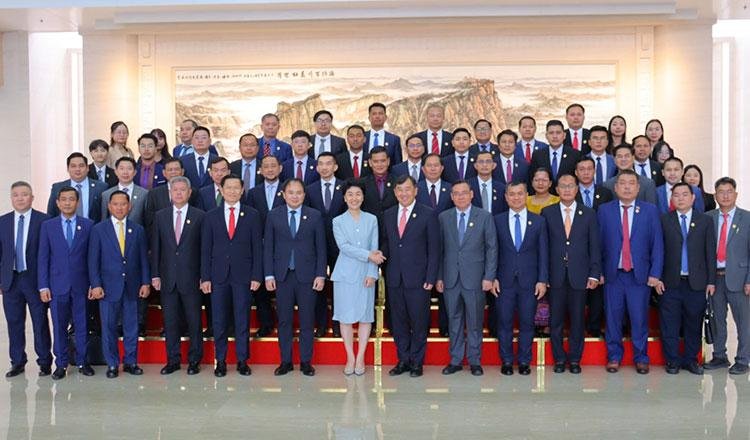 柬埔寨人民党代表团访华 考察经济与治理经验