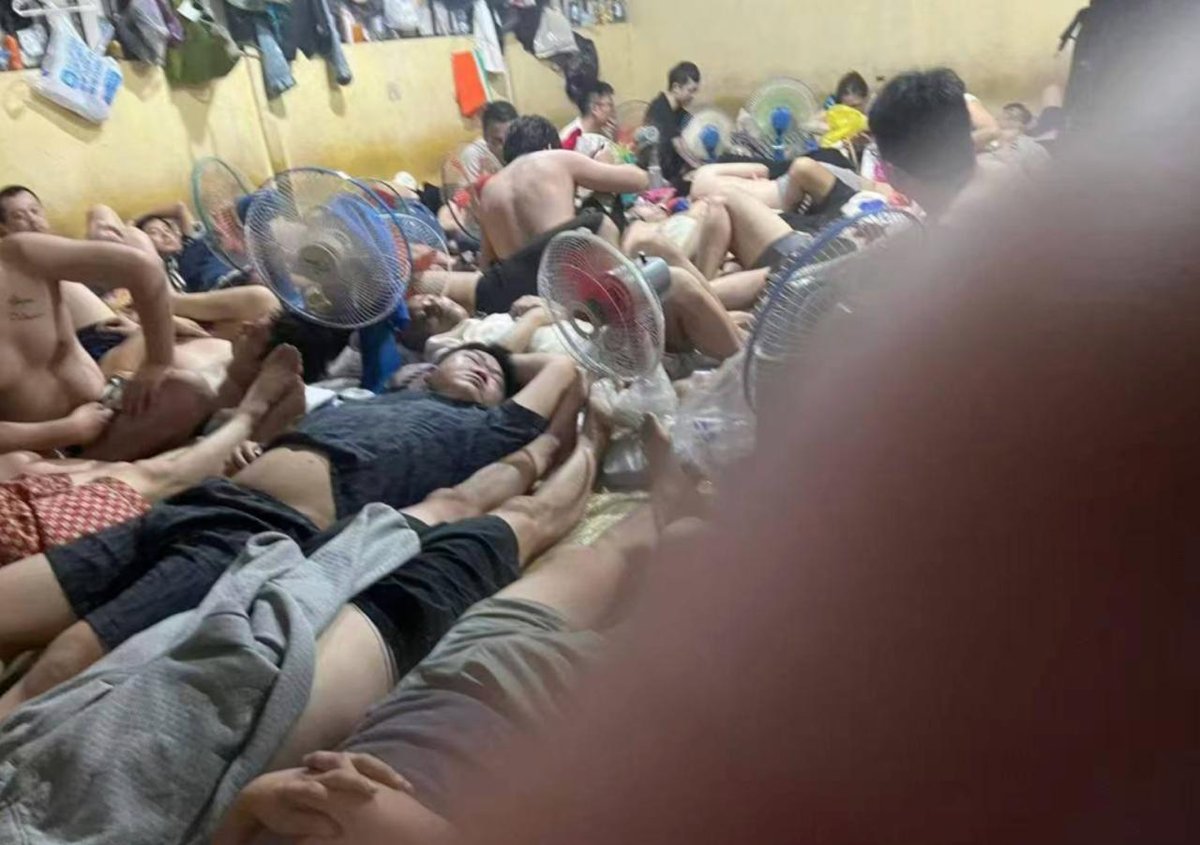 西港警方扫楼行动持续 拘留室人满为患