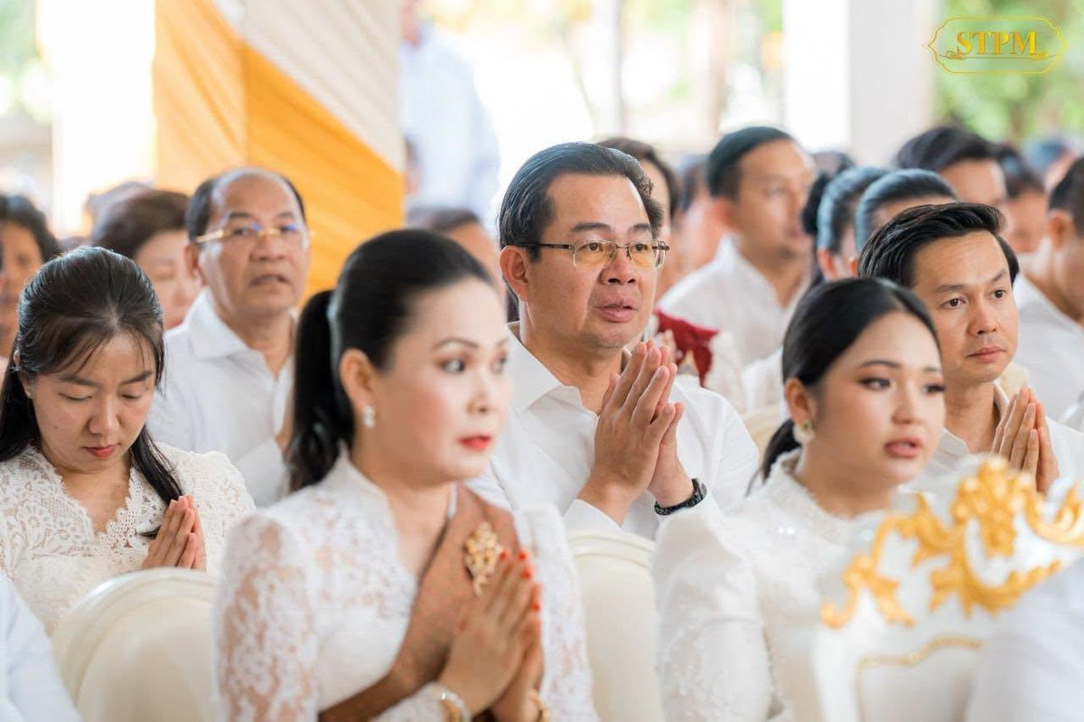 洪玛奈携多位高官赴实居省寺庙祈福