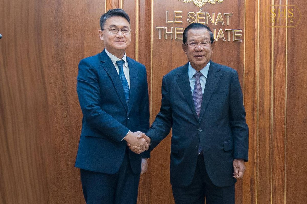 洪森会见老挝青年代表团 推动双边交流