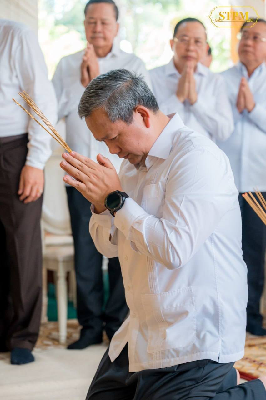 洪玛奈出席实居省亡人节仪式 缅怀先烈