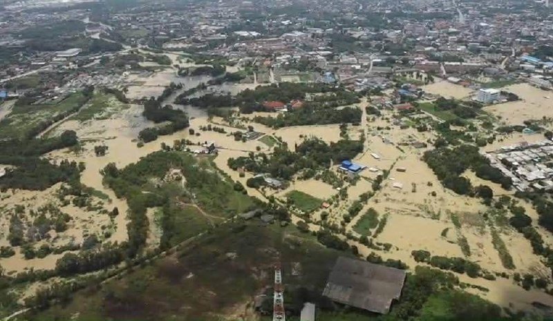 泰国多地发布极端天气预警 持续至10月13日