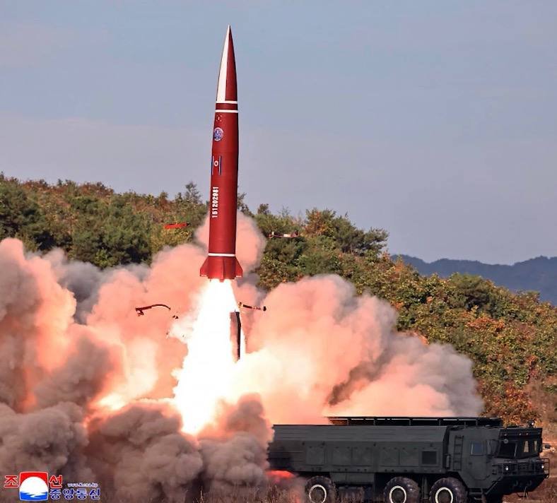 朝鲜测试新型导弹 回应韩国高超音速武器展示