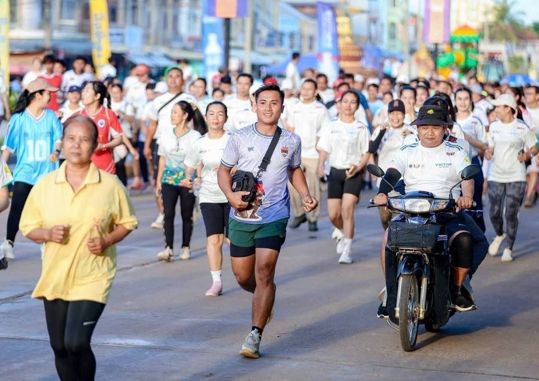上丁省举办柬老外交关系70周年纪念跑活动