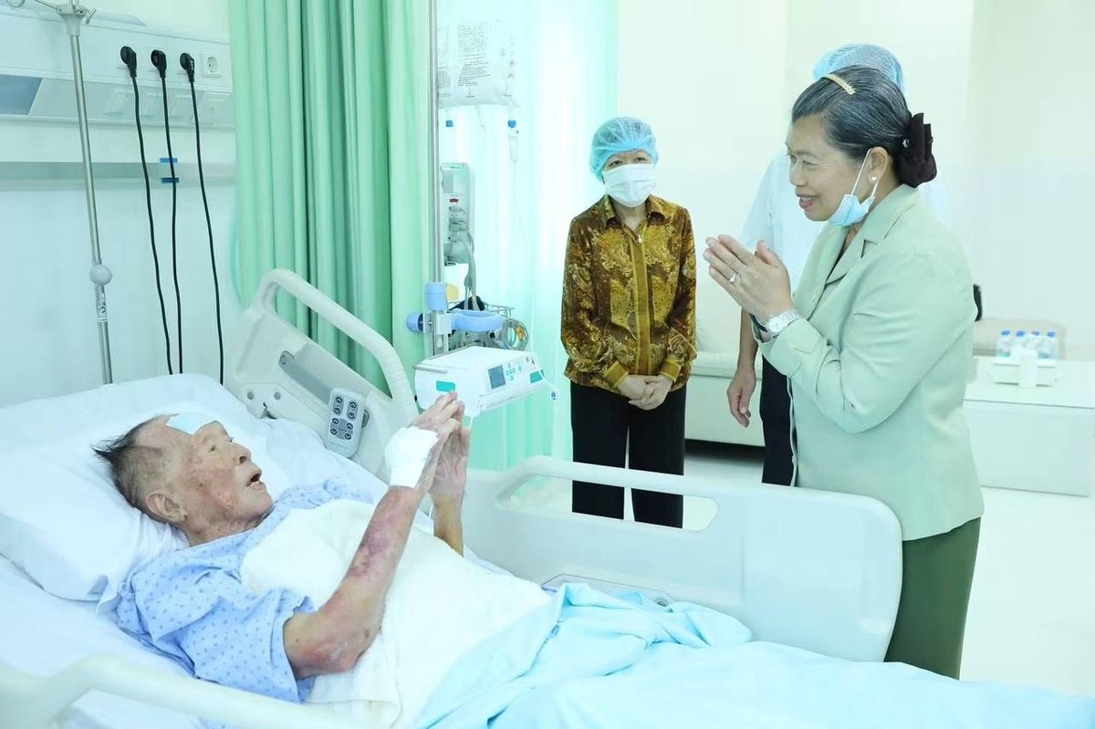 棉森婉探望贺南洪 贺南洪目前在金边甘密医院治疗