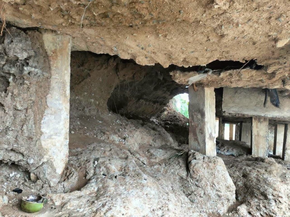 实居省铁桥受损交通中断 建议车辆绕行41号公路