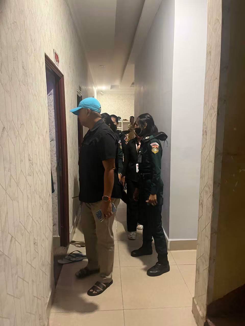 万景岗区按摩店涉嫌非法色情服务 警方查处24人