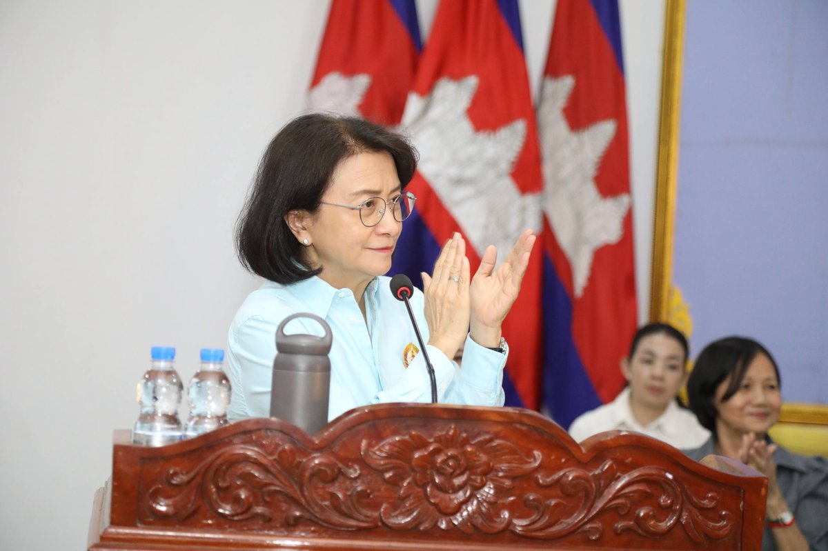 柬埔寨人民党金边森速区工作组强调四大民生成就