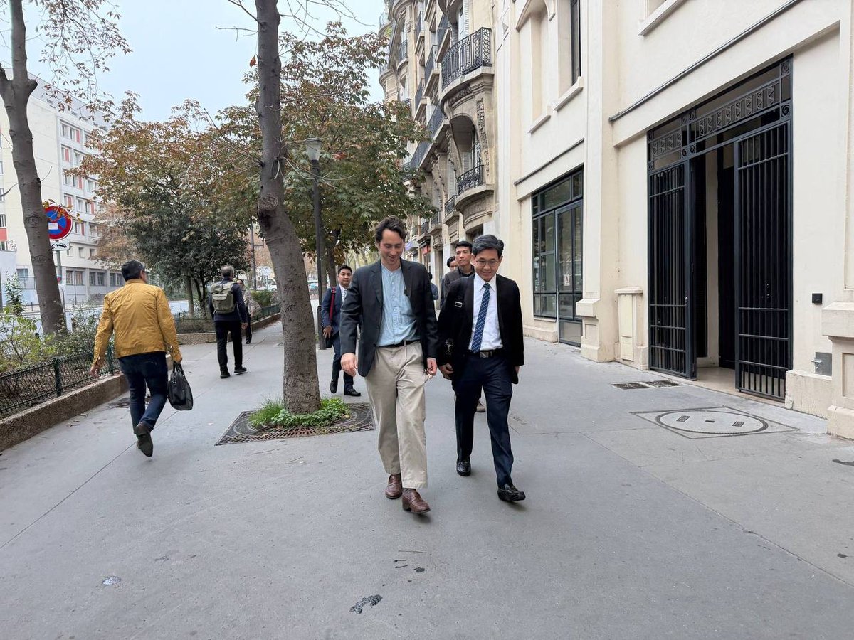德崇初创中心赴法考察 聚焦AI在公共财政管理应用