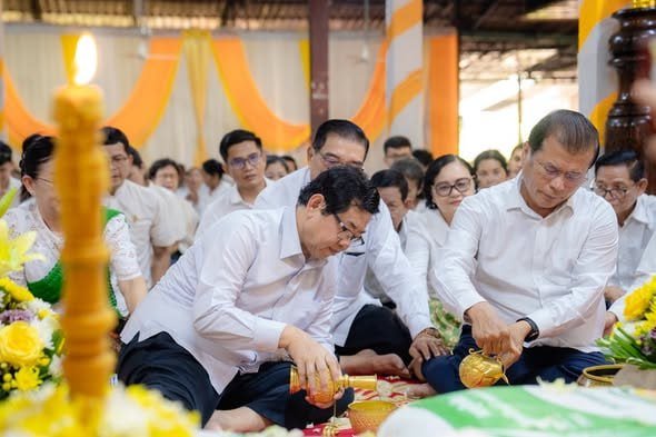 暹粒省政府在库克查寺举办宗教仪式