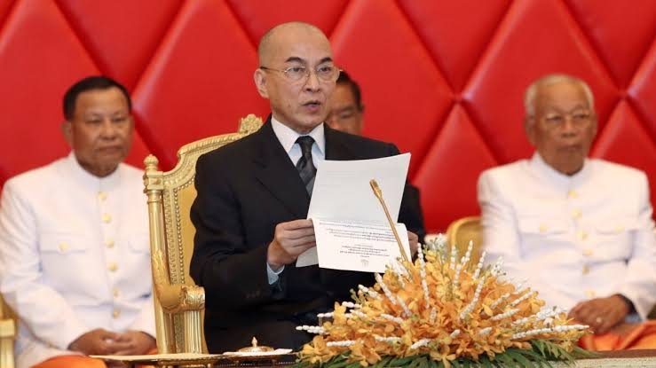 柬埔寨国王鼓励教师坚守职业道德与尊严