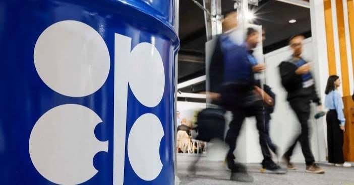 OPEC+决定11月维持石油产量不变