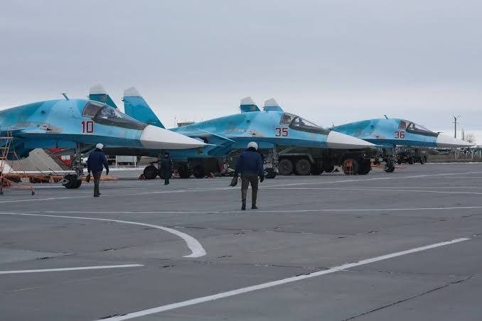 乌克兰袭击俄罗斯空军基地 摧毁6架苏-34M战机