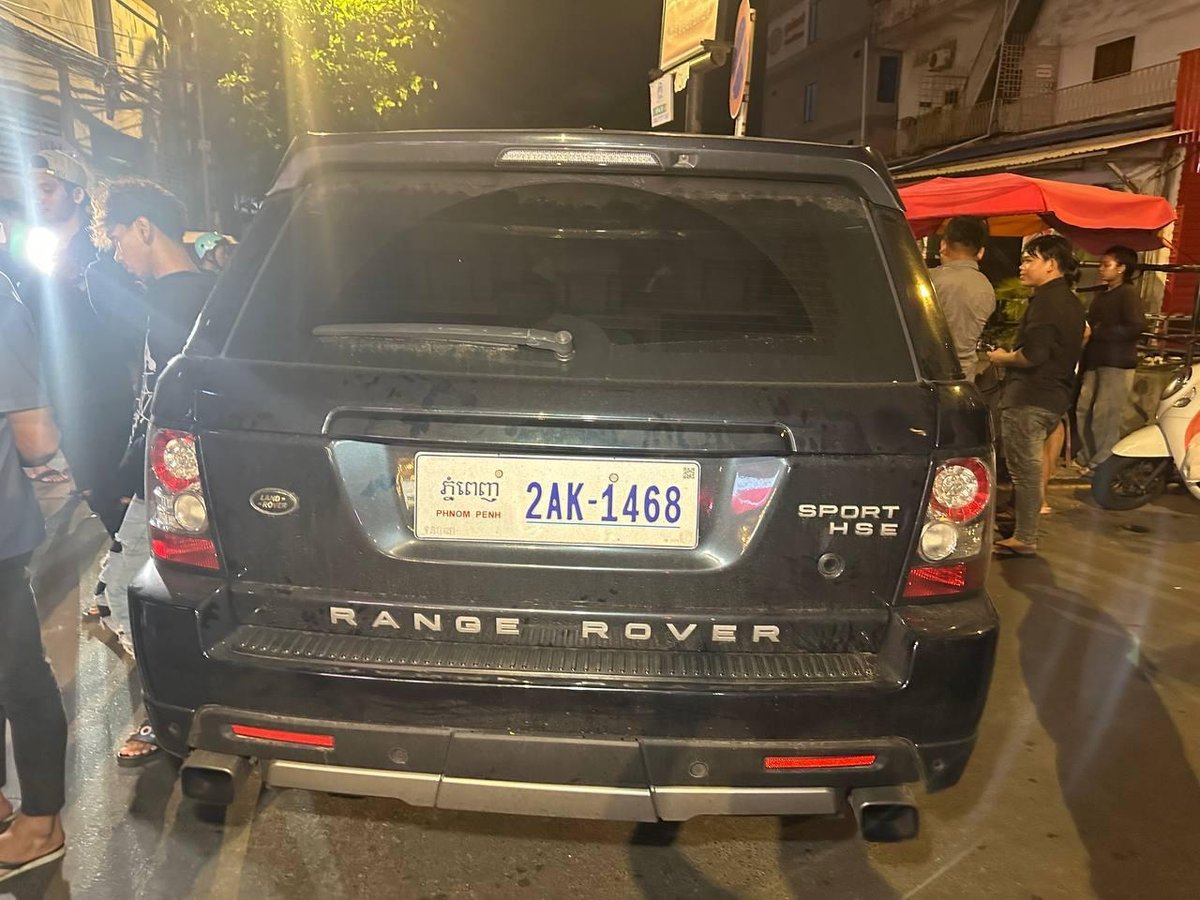 金边万景岗区中国男子酒驾撞翻嘟嘟车