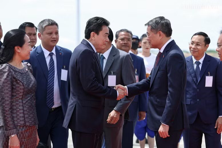 越南总理黎明兴抵达金边 开启首次正式访柬