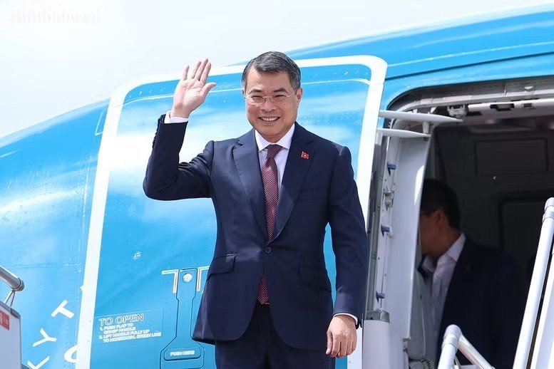 越南总理黎明兴抵达金边 开启首次正式访柬