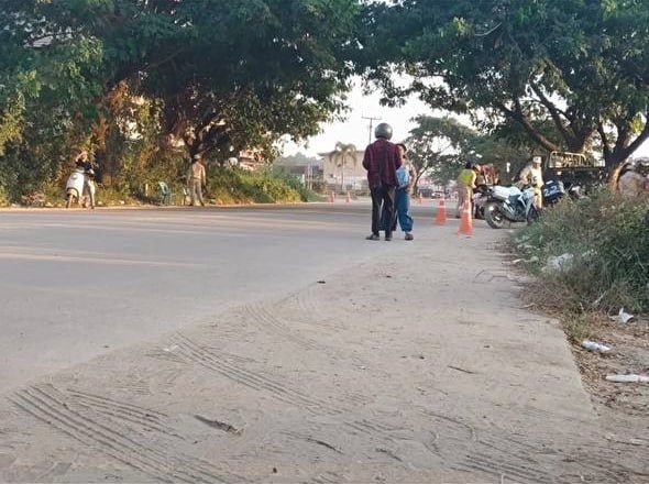 巴域地区严查摩托车 无证车辆将被没收