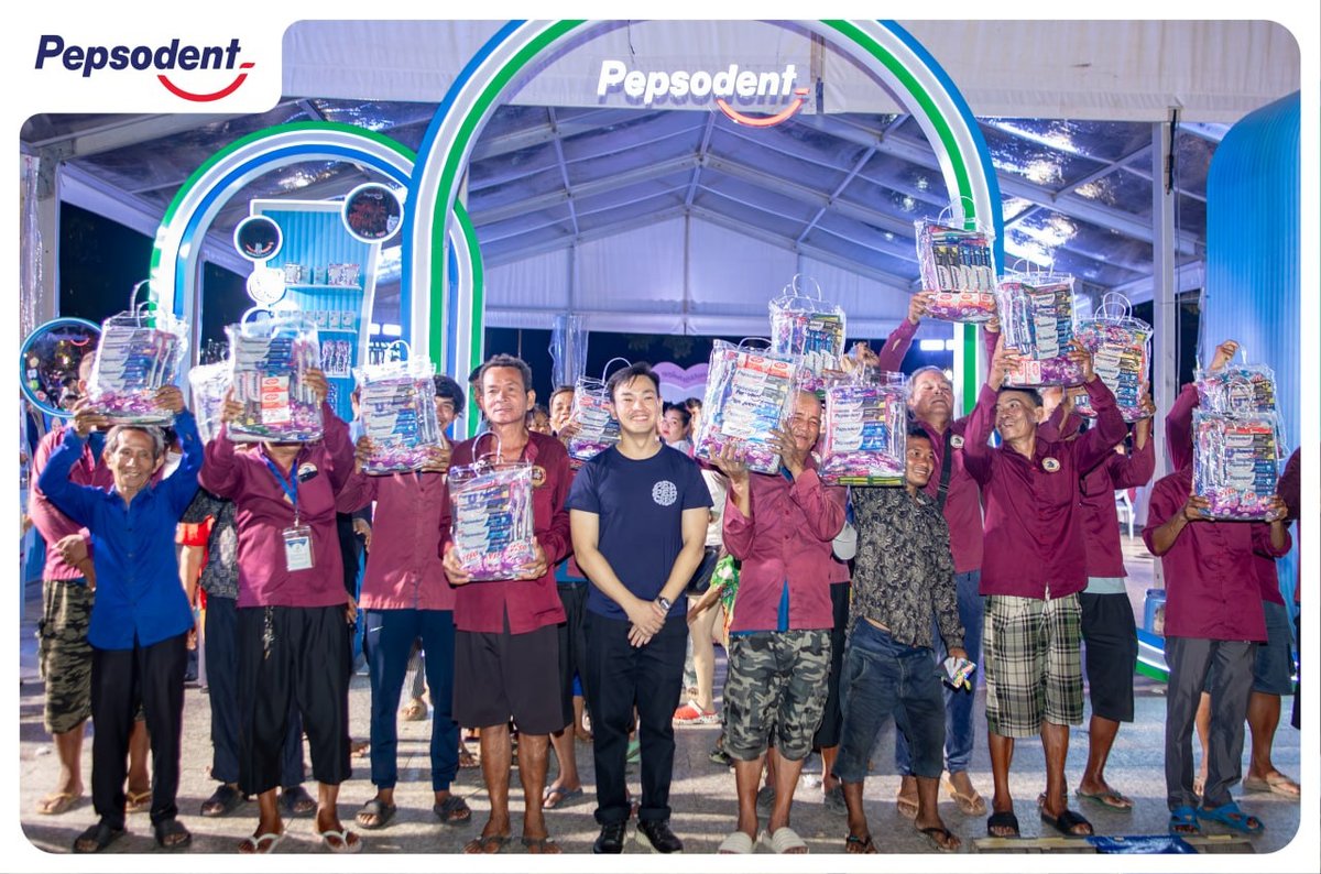 Pepsodent向金边环卫工人致谢 赠送口腔护理礼包