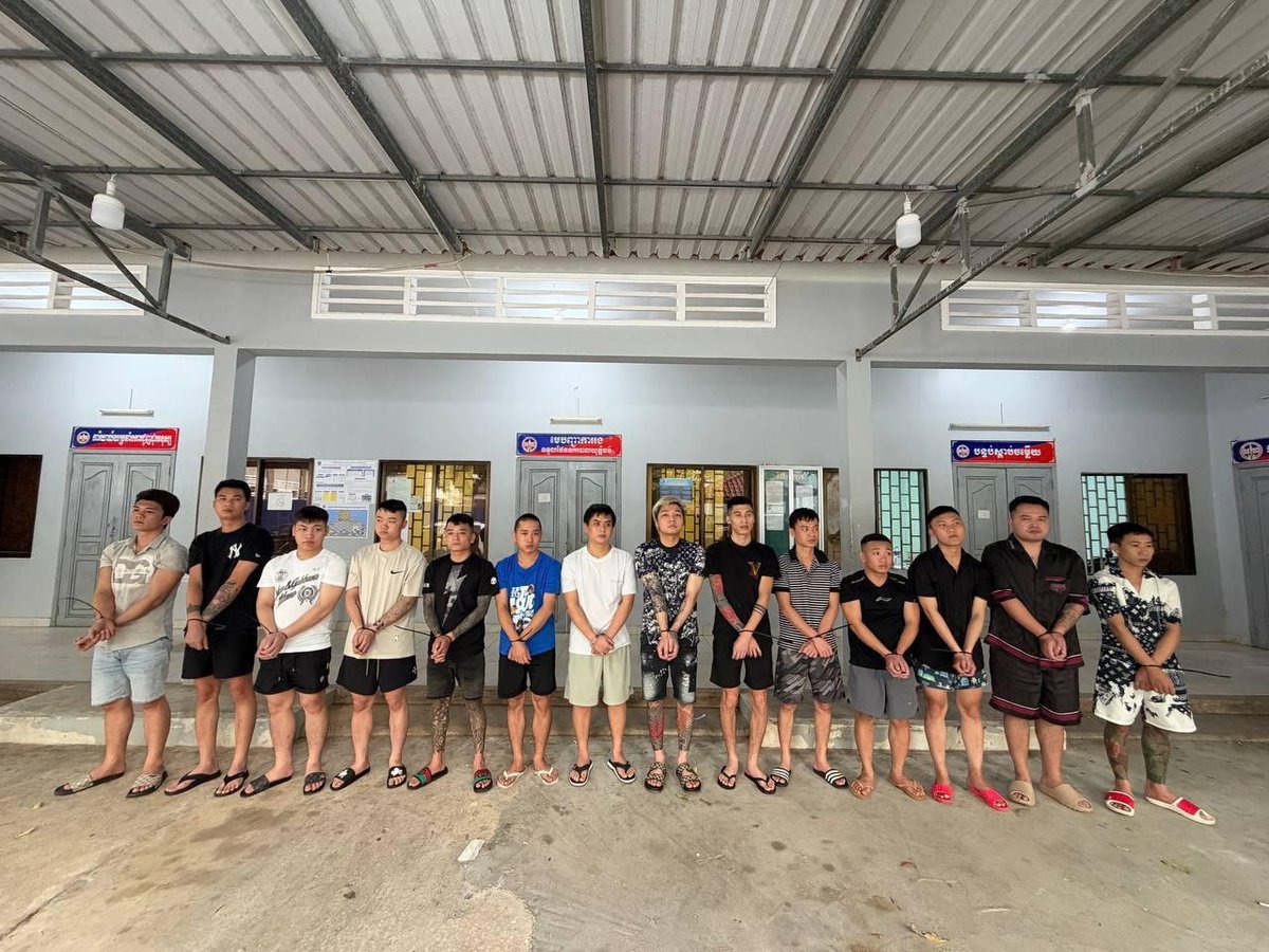 西港宪兵突袭两处诈骗窝点 抓29人含25名越南人