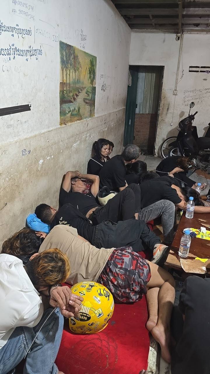 金边棉芷区5处住宅被查 17人落网疑涉毒