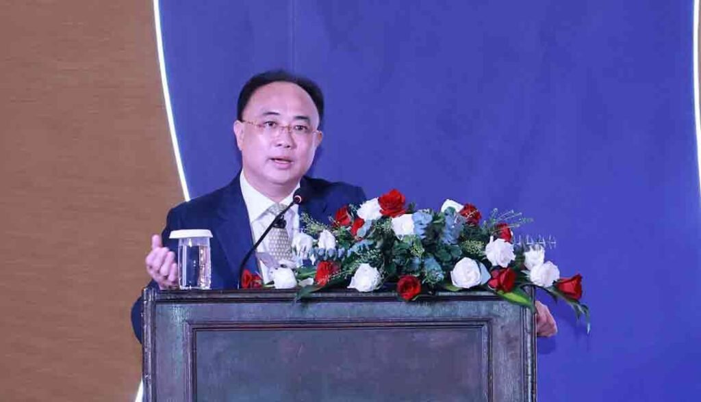 陈丰明预期柬埔寨将迈向中等收入国家行列