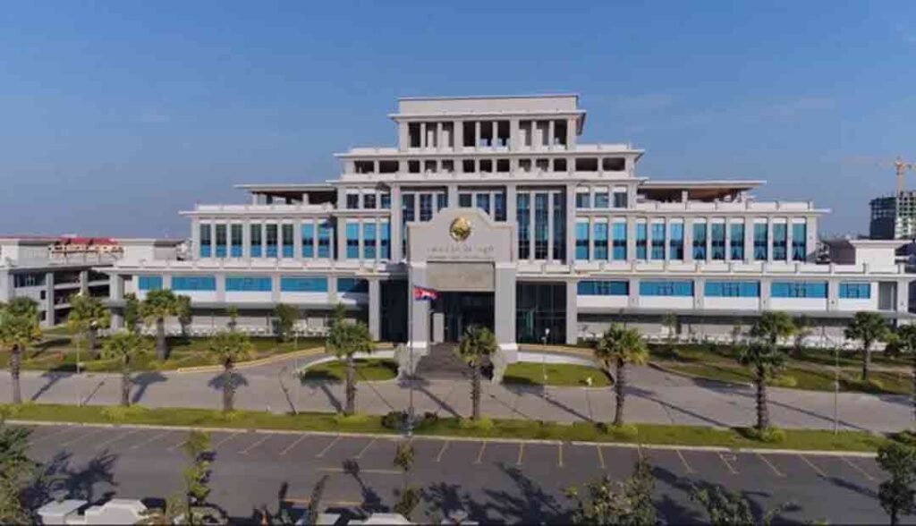教育部长出席韩国国庆及建军节庆典