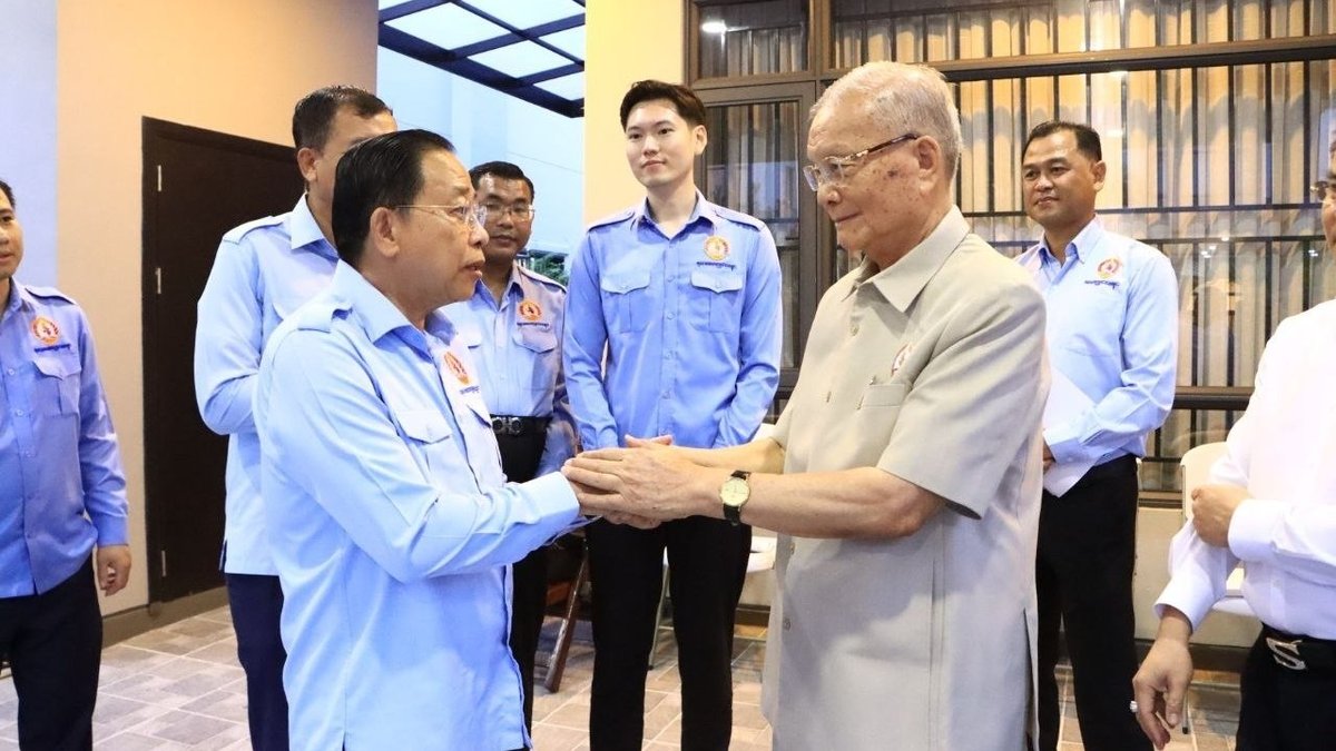 政府代表慰问前选举委员会主席