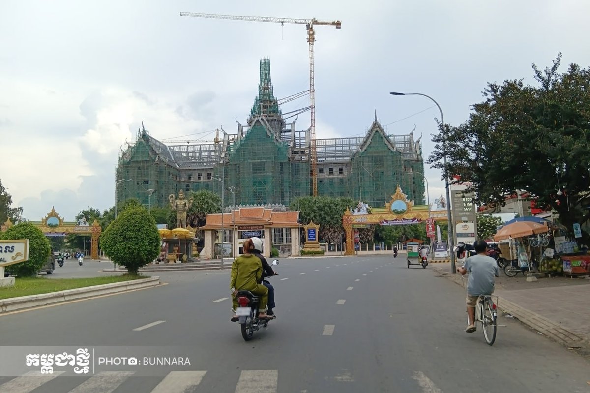 干拉省大金欧市新行政大楼建设进展顺利,该建筑共7层,预计近期