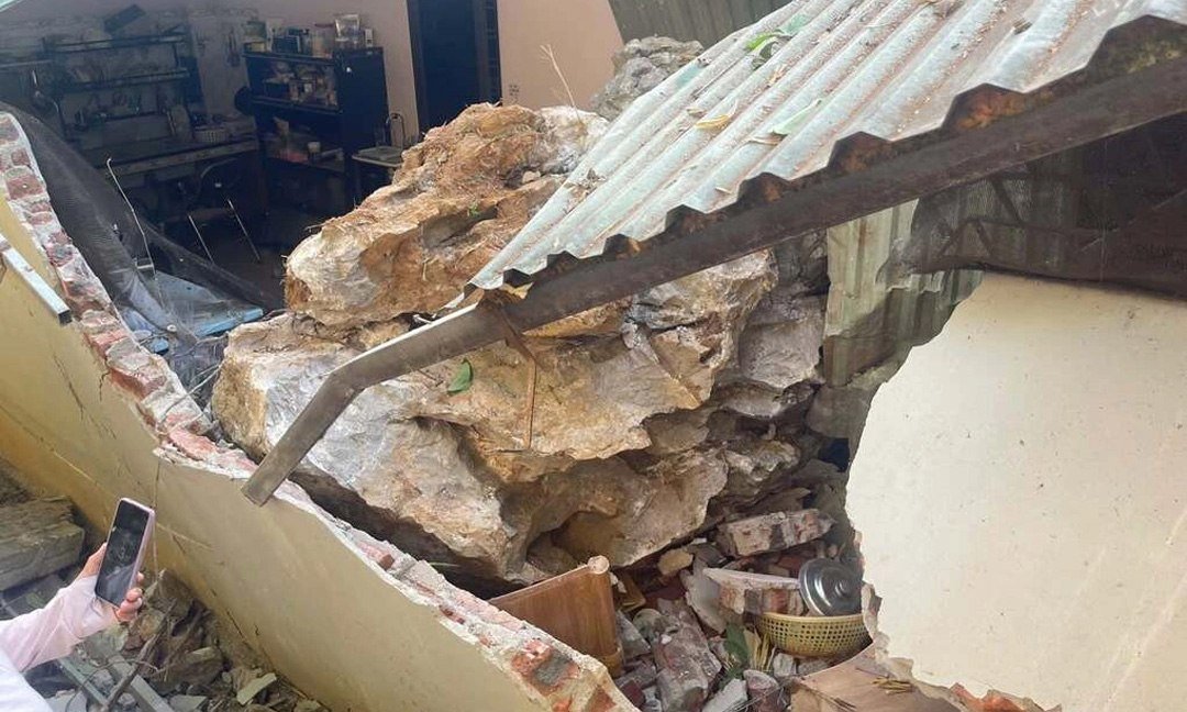越南近期地震频发 导致山体滑坡损毁民宅