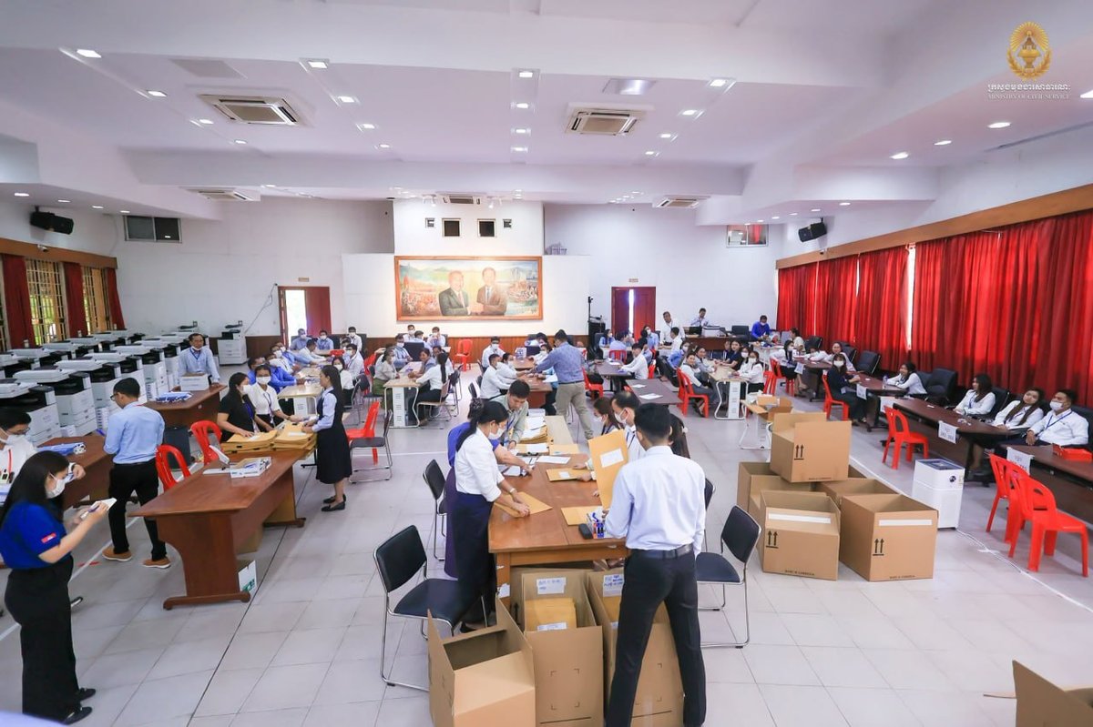 柬埔寨公务员考试投入70台复印机 确保万名考生试卷及时印制