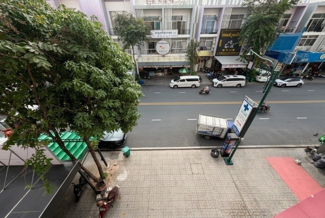 金边炳发城主商业街店屋出租 月租$1250