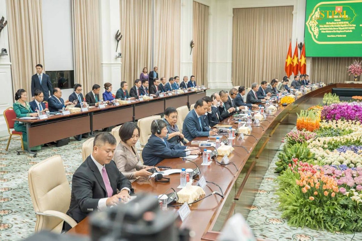洪玛奈与越南总理举行双边会谈 探讨深化合作