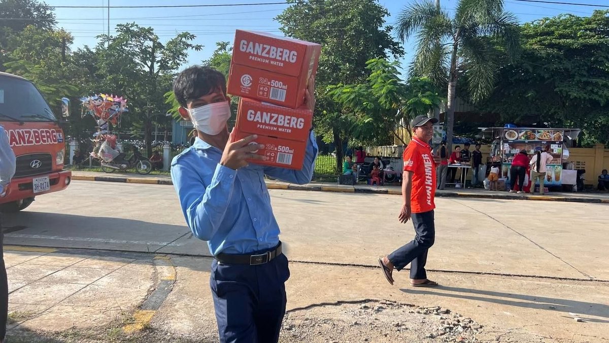 Ganzberg公司向巴南县受灾家庭捐赠物资