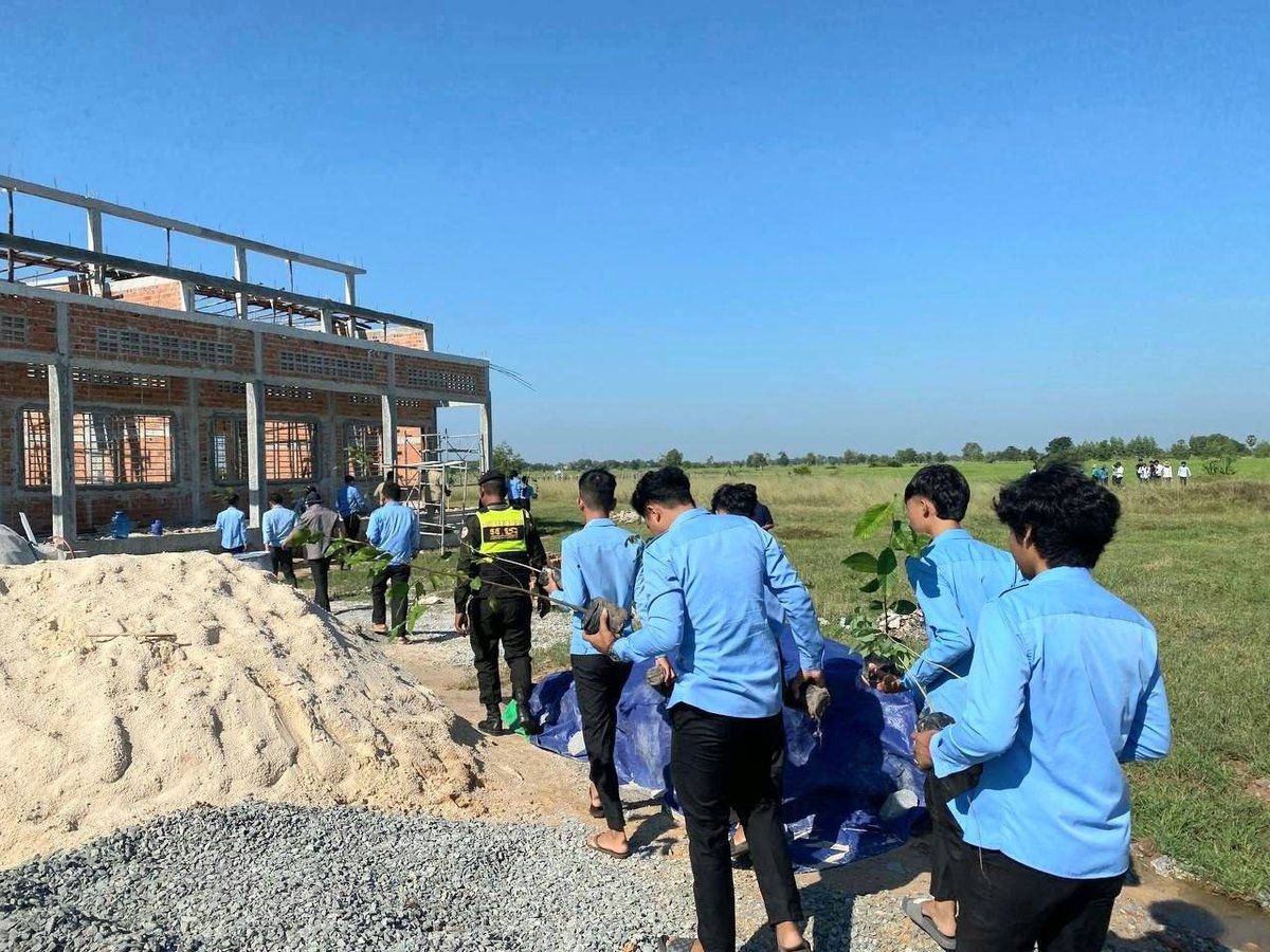 克拉兰县青年组织开展植树活动 助力社区绿化