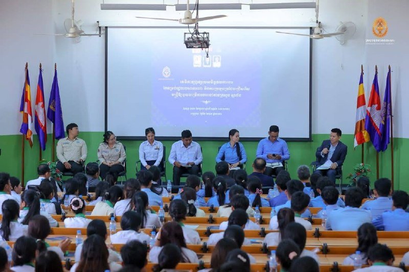在桔井省举办的宣讲会上,多名新入职公务员分享了通过SOP新规