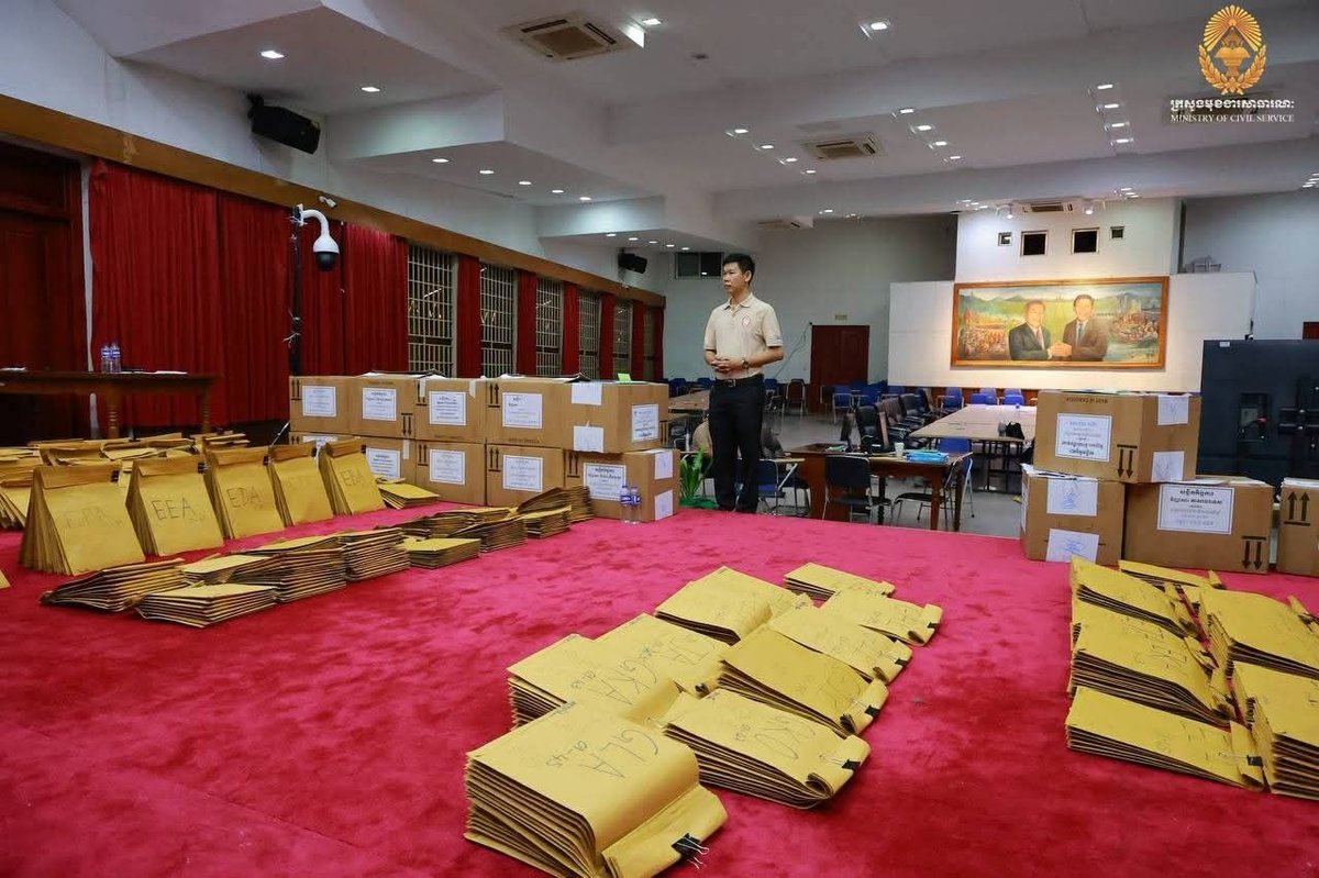 柬埔寨中学教师招聘考试评分工作顺利结束