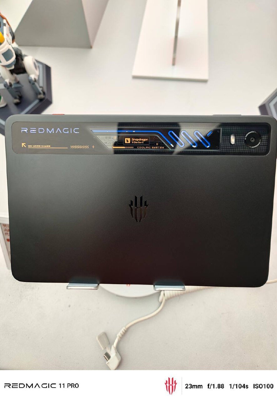 红魔Astra 2游戏手机上市 搭载骁龙8 Elite 售价