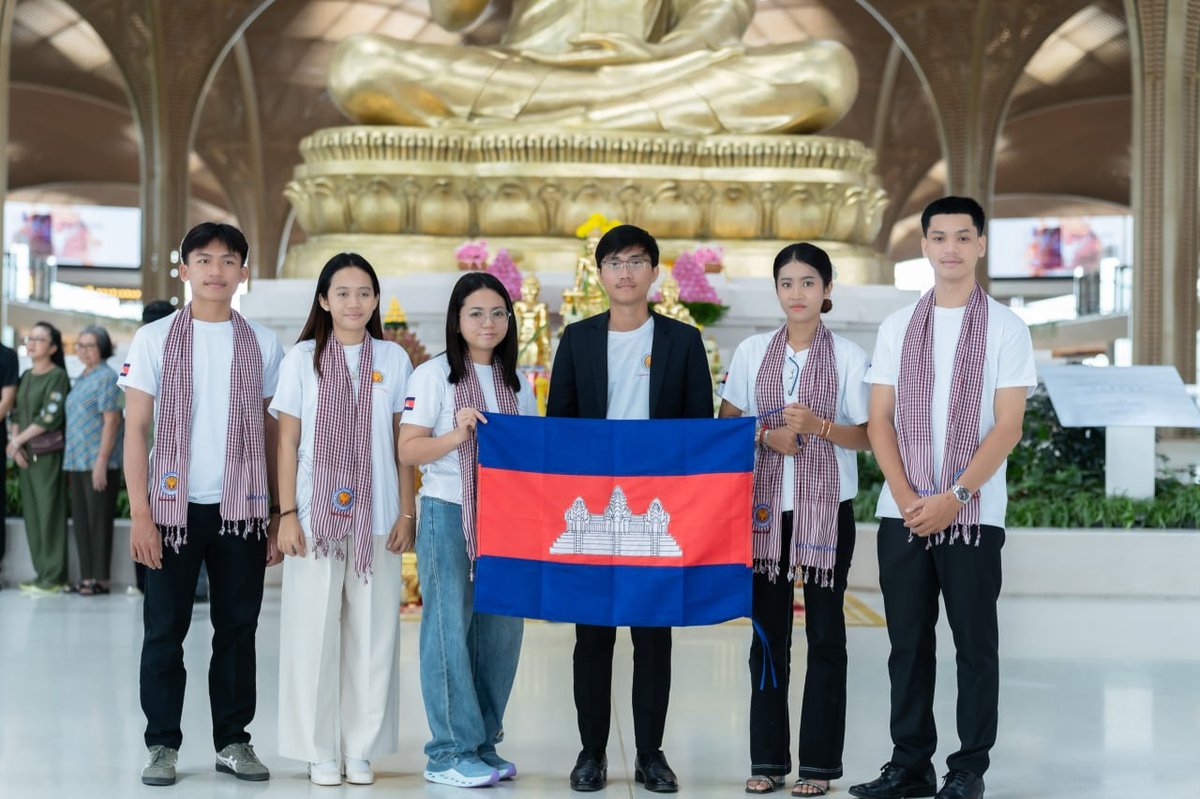 金边美国大学学生赴中国深圳参加国际模拟法庭竞赛