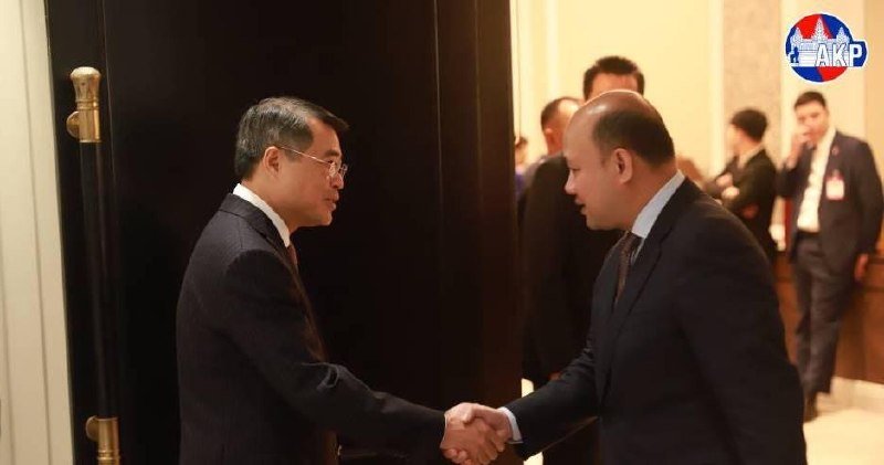 越南总理会见柬埔寨青年联合会领导人