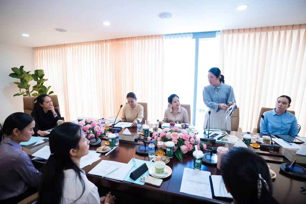 柬埔寨女童军协会筹备法语国家峰会礼品