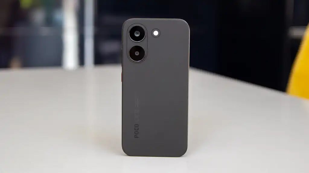 金边一家手机零售渠道上架 POCO X8 Pro 全球版,配