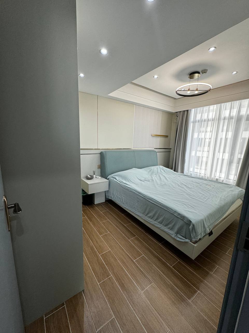 西港太子寰宇精装套三出租 月租$1500
