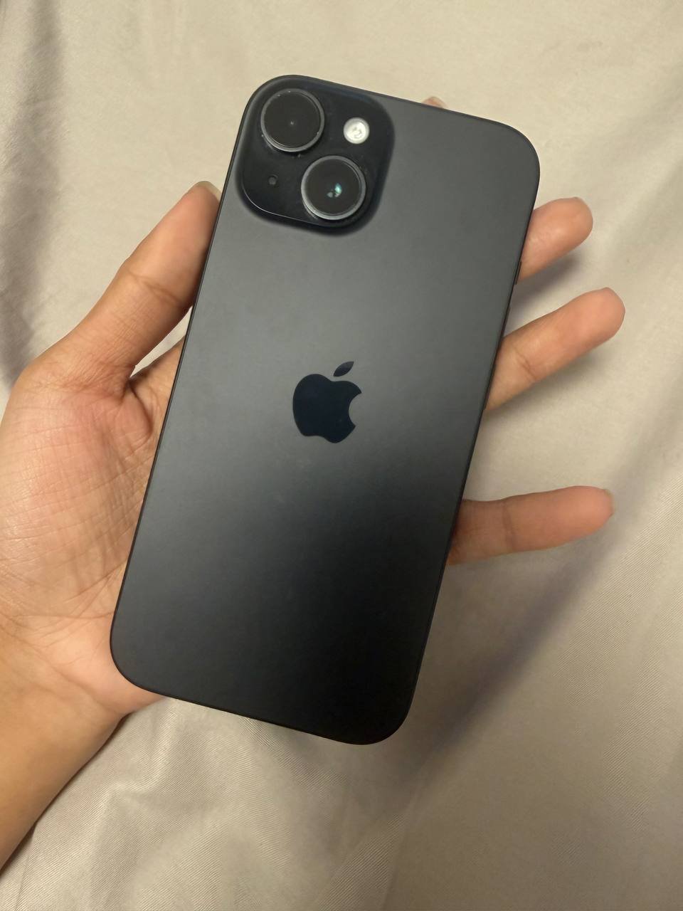 西港转让黑色iPhone15港版 电池100% 仅售$550