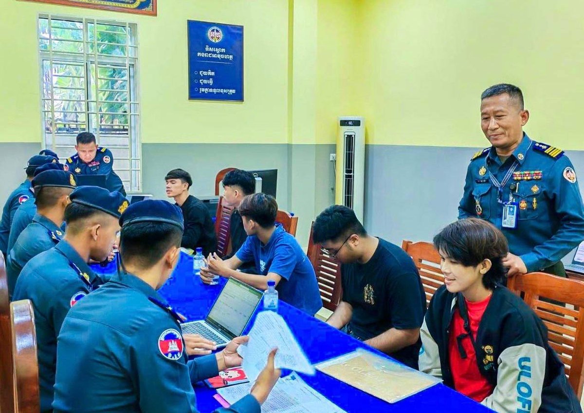 洪玛奈总理强调征兵对青年人才培养的战略意义
