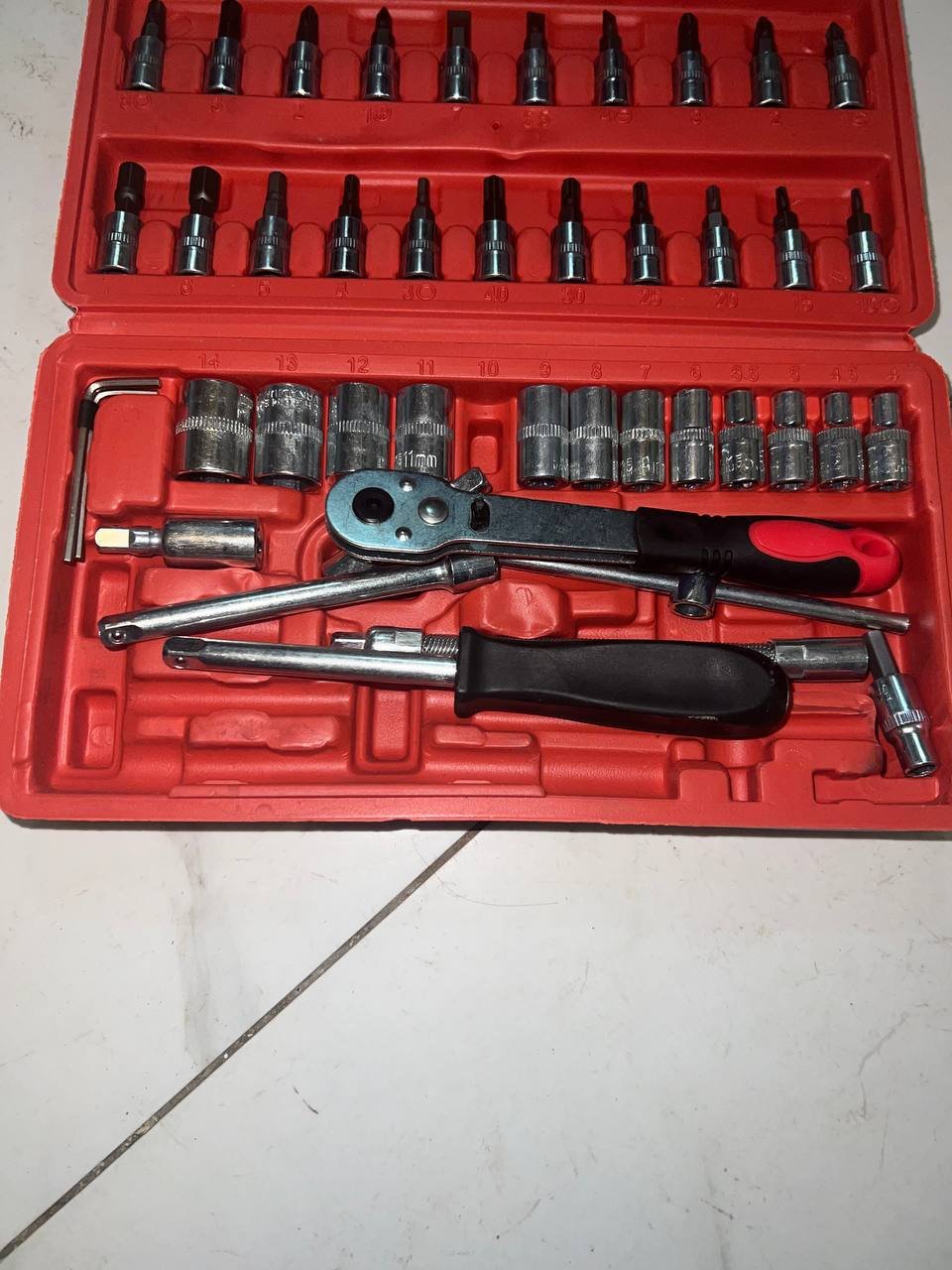 金边3号路全新六角扳手及套筒工具箱转让 $20